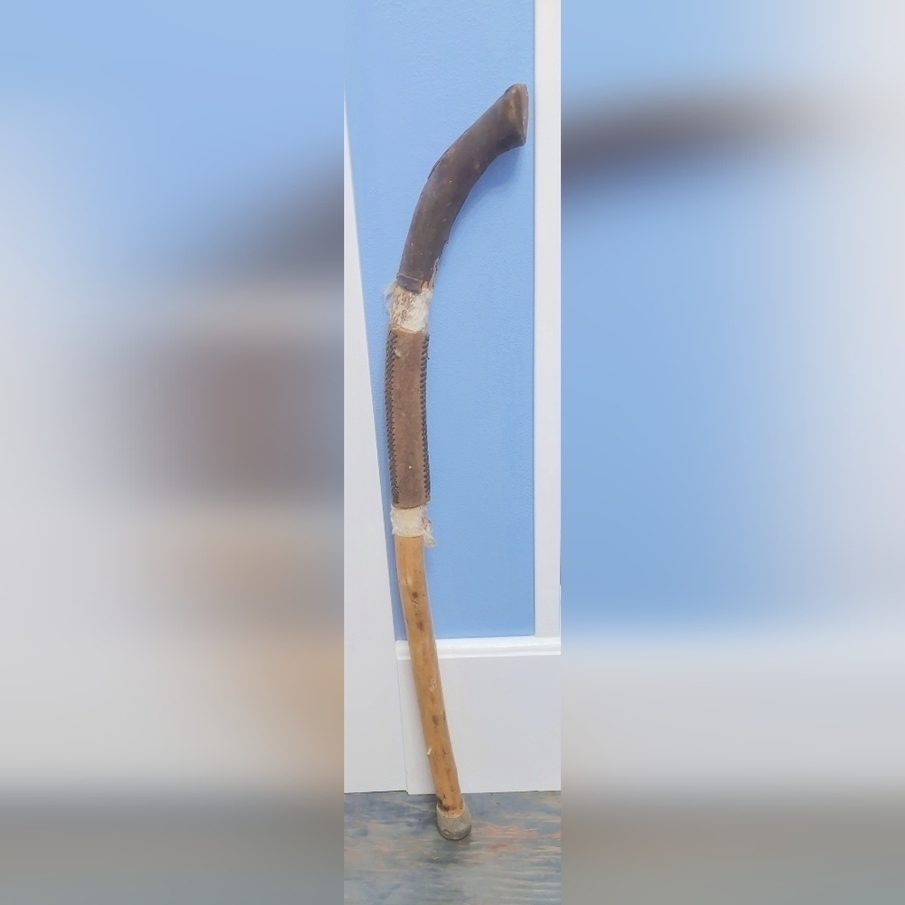 VERY Weathered Unique Hobbit Wooden Walking Stick - Picture 3 of 5